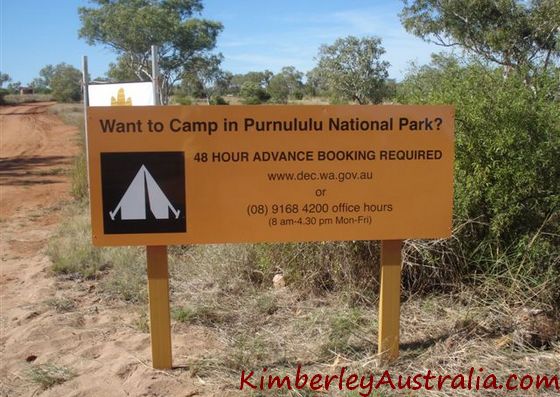 Camping sign at the entrance of Purnululu