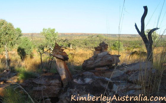 Rock cairns mark the hike to Manning Gorge.